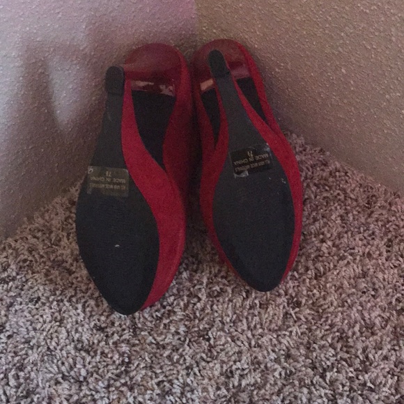 Red heels - Picture 4 of 5