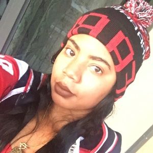 Meet your Posher, Mercedes