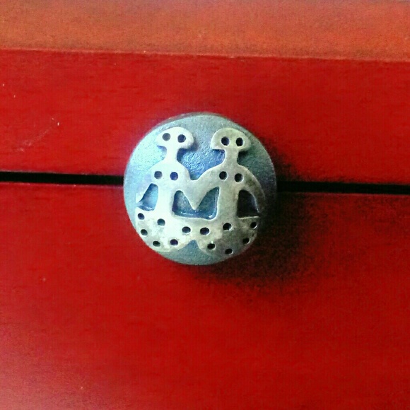 Silver Stud - Picture 1 of 4