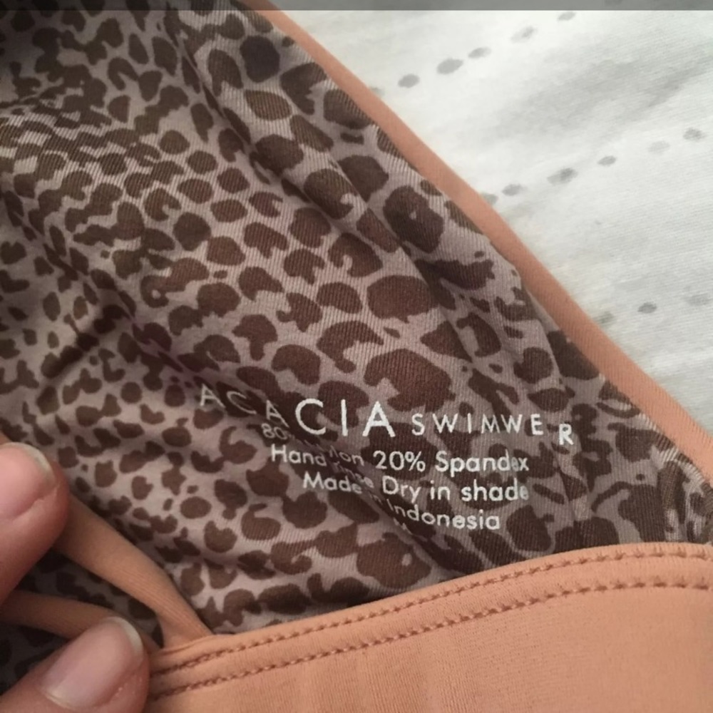 ❌SOLD❌ NWOT Acacia Top - Picture 3 of 3