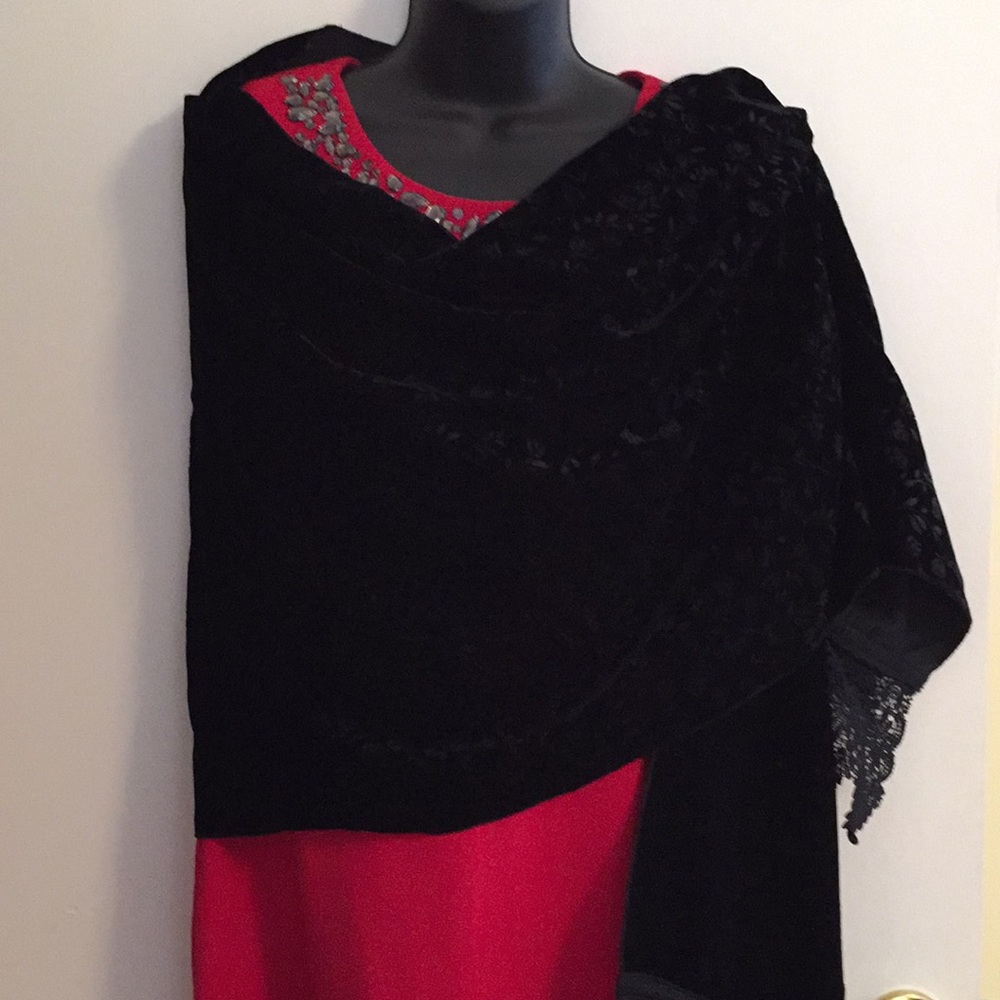 Elegant Black Velveteen Shawl - HOLD