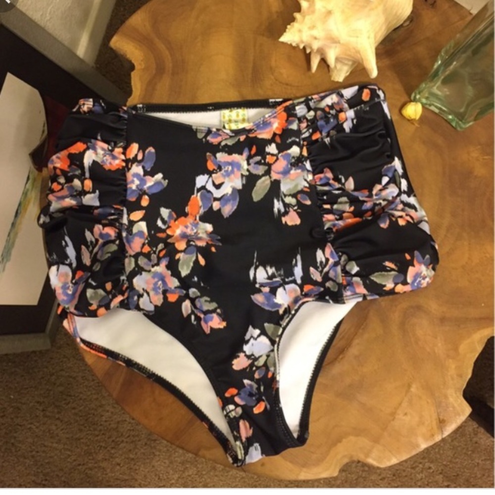 ISO (not for sale) KJ black floral PEPLUM bottoms