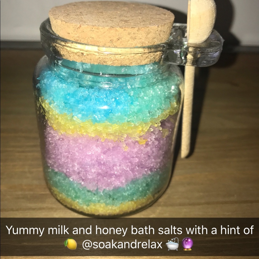 Bubbling Bath salts by Soak and Relax 🛁🔮