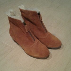 Women's boots size 10 W