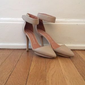 Never been worn Jeffrey Campbell Solitare Heel