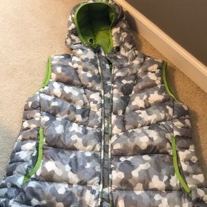 Grey camouflage Koppen vest with hood size medium