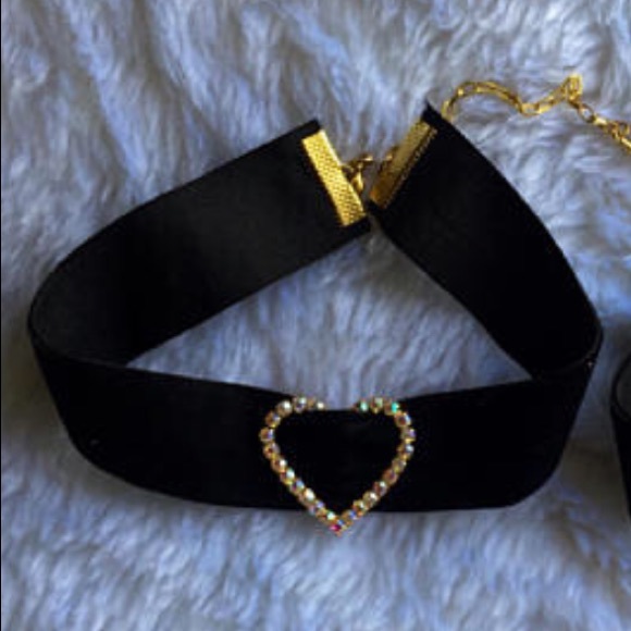 Sale✨ Velvet & Crystal Rhinestone Heart Choker CCO - Picture 2 of 4