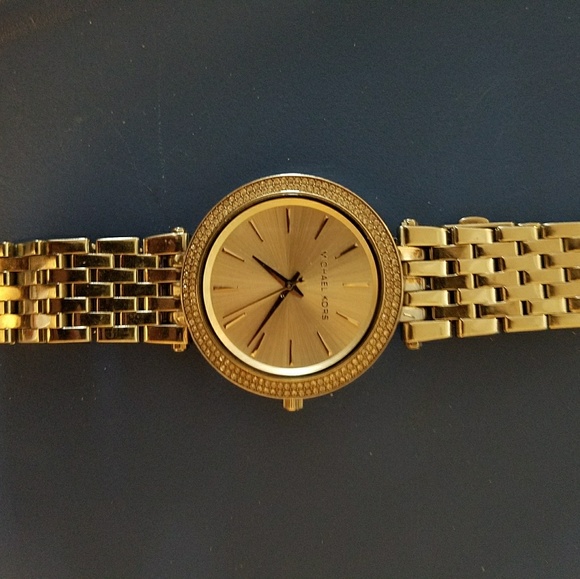 Michael Kors silver watch - Picture 1 of 3