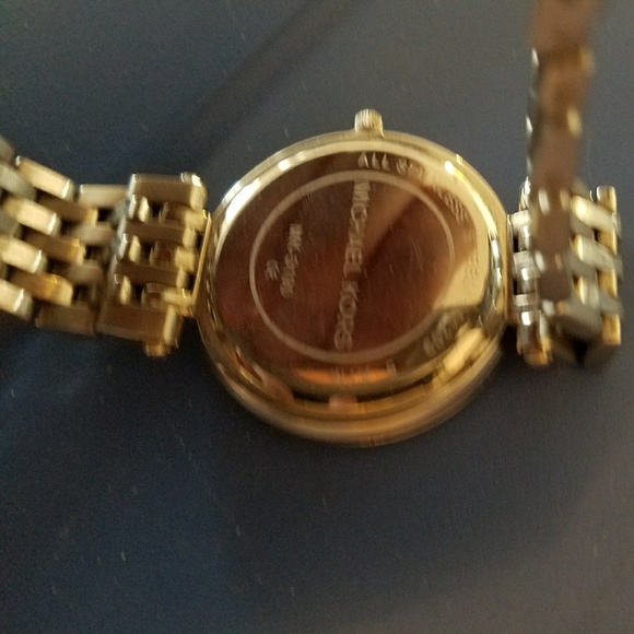 Michael Kors silver watch - Picture 3 of 3