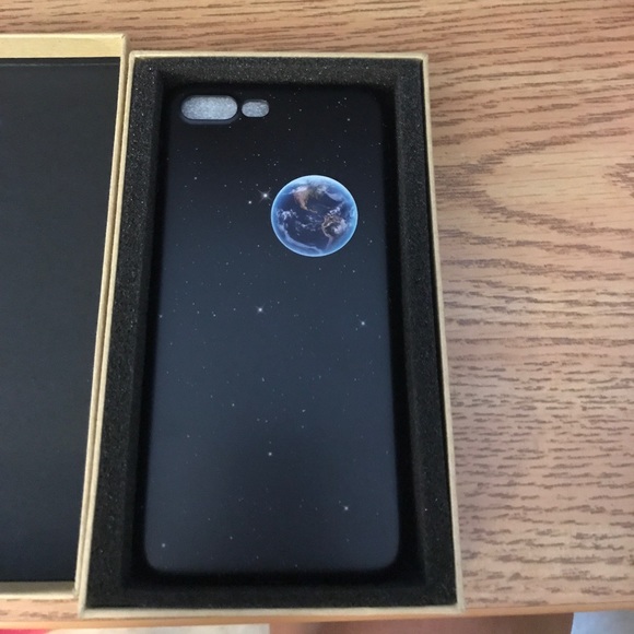 iPhone 7 Plus case - Picture 2 of 3