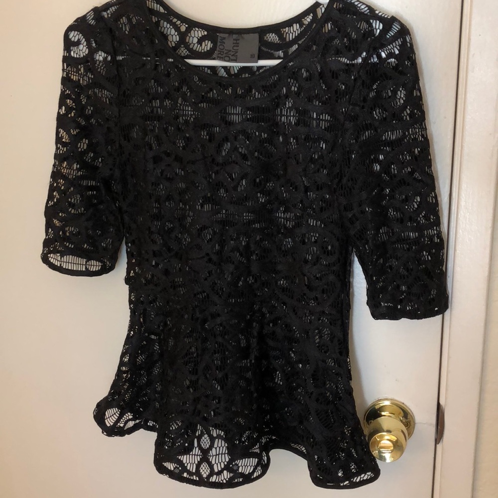 Hunt no more black lace top