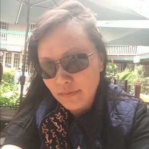 Meet your Posher, Liz