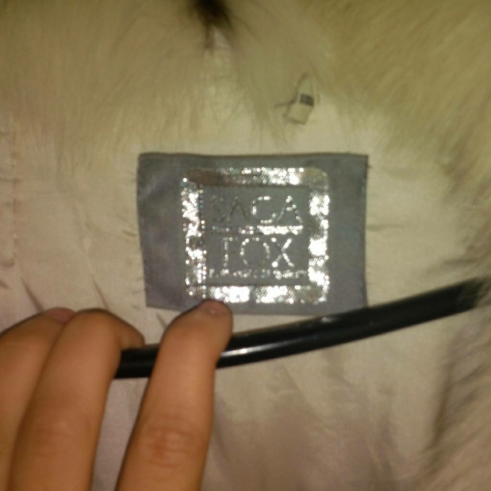 Saga Fox Coat - Picture 2 of 3