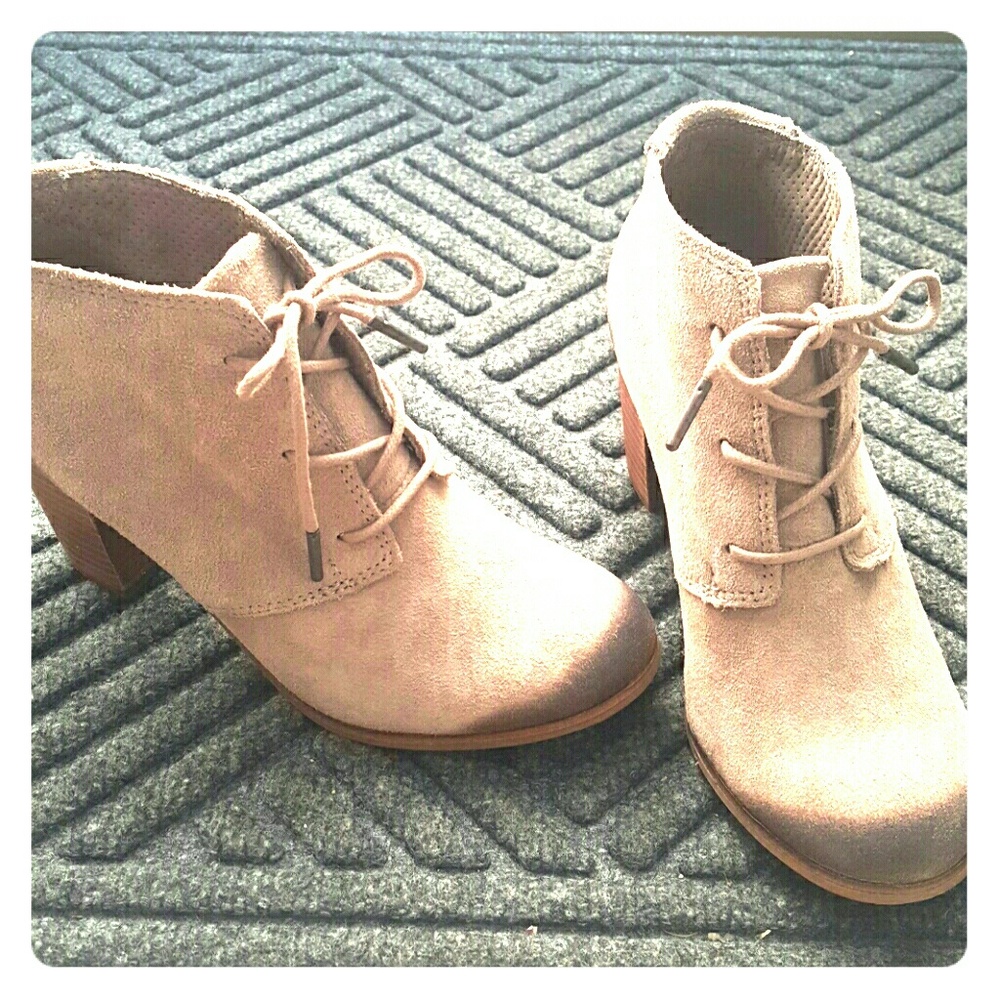 Tom's Booties 💥sold locally💥