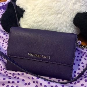 Michael Kors Jet set crossbody purple handbag