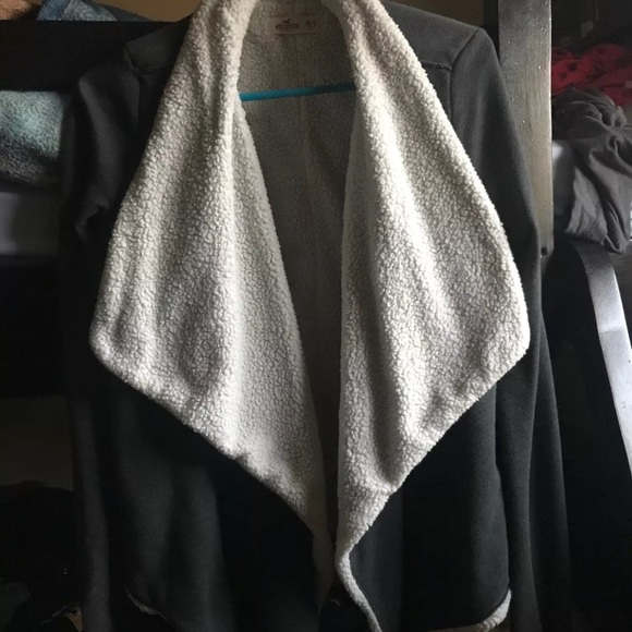 Hollister Grey Throwover - Picture 2 of 2
