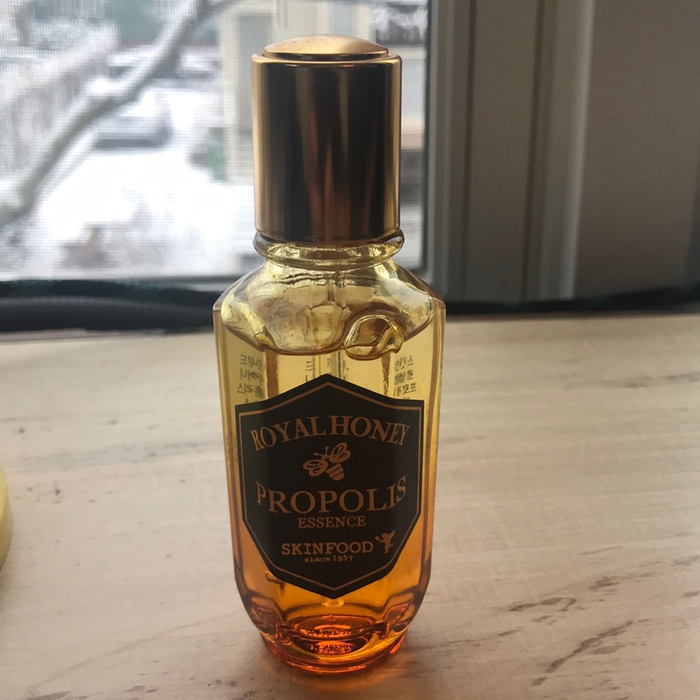 Skinfood Royal Honey Propolis Essence 50ML