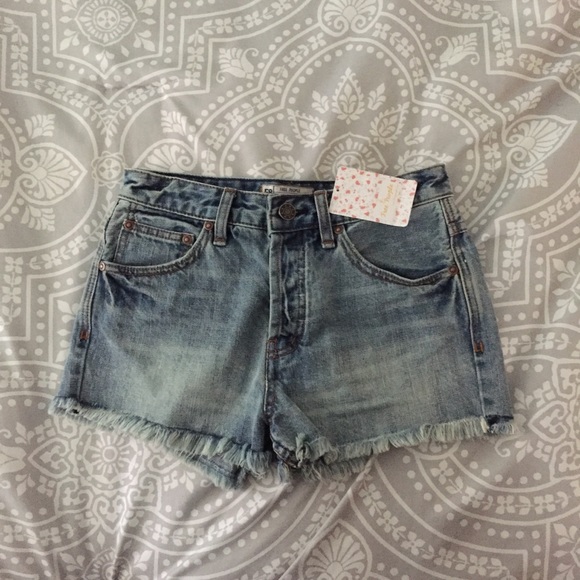 NWT Free People Rock Denim Uptown Short in Camp 25 - Picture 5 of 7