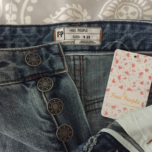 NWT Free People Rock Denim Uptown Short in Camp 25 - Picture 7 of 7