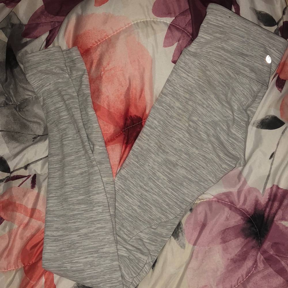 Lululemon leggings size 4