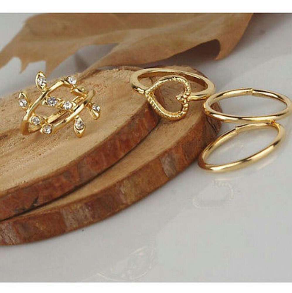Women's gold crystal heart leaf ring set