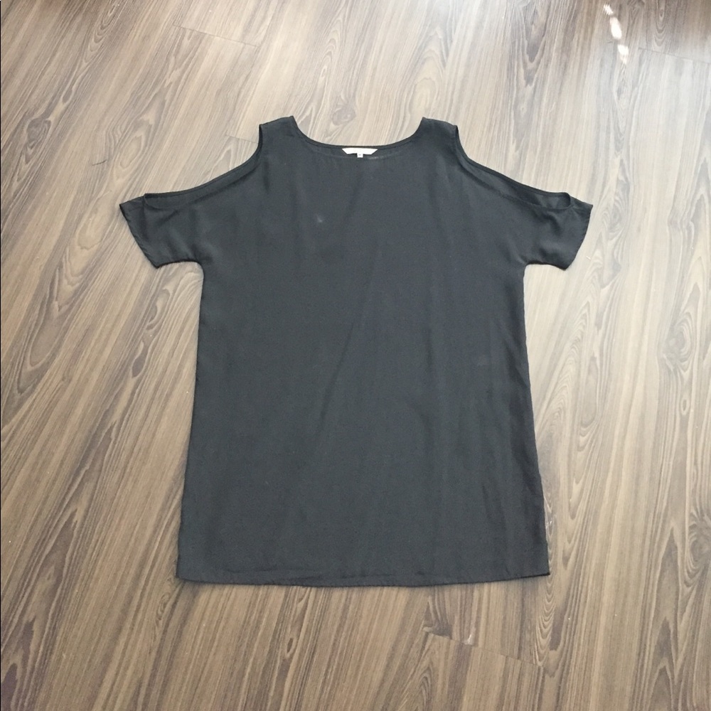 Back dress with cold shoulder detail