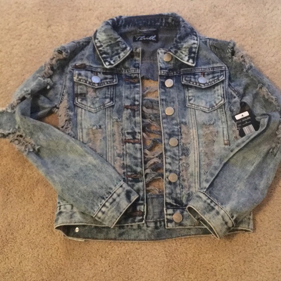 NWT Jean Jacket! Size M - Picture 2 of 3