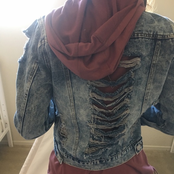 NWT Jean Jacket! Size M - Picture 3 of 3