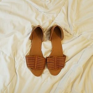 Like new open toed flats