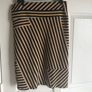 BNWOT Lularoe Cassie Skirt