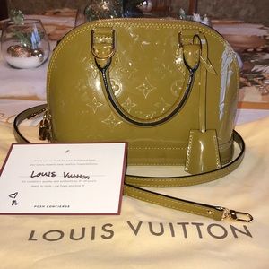 🎄SALE🎄Louis Vuitton Alma BB crossbody