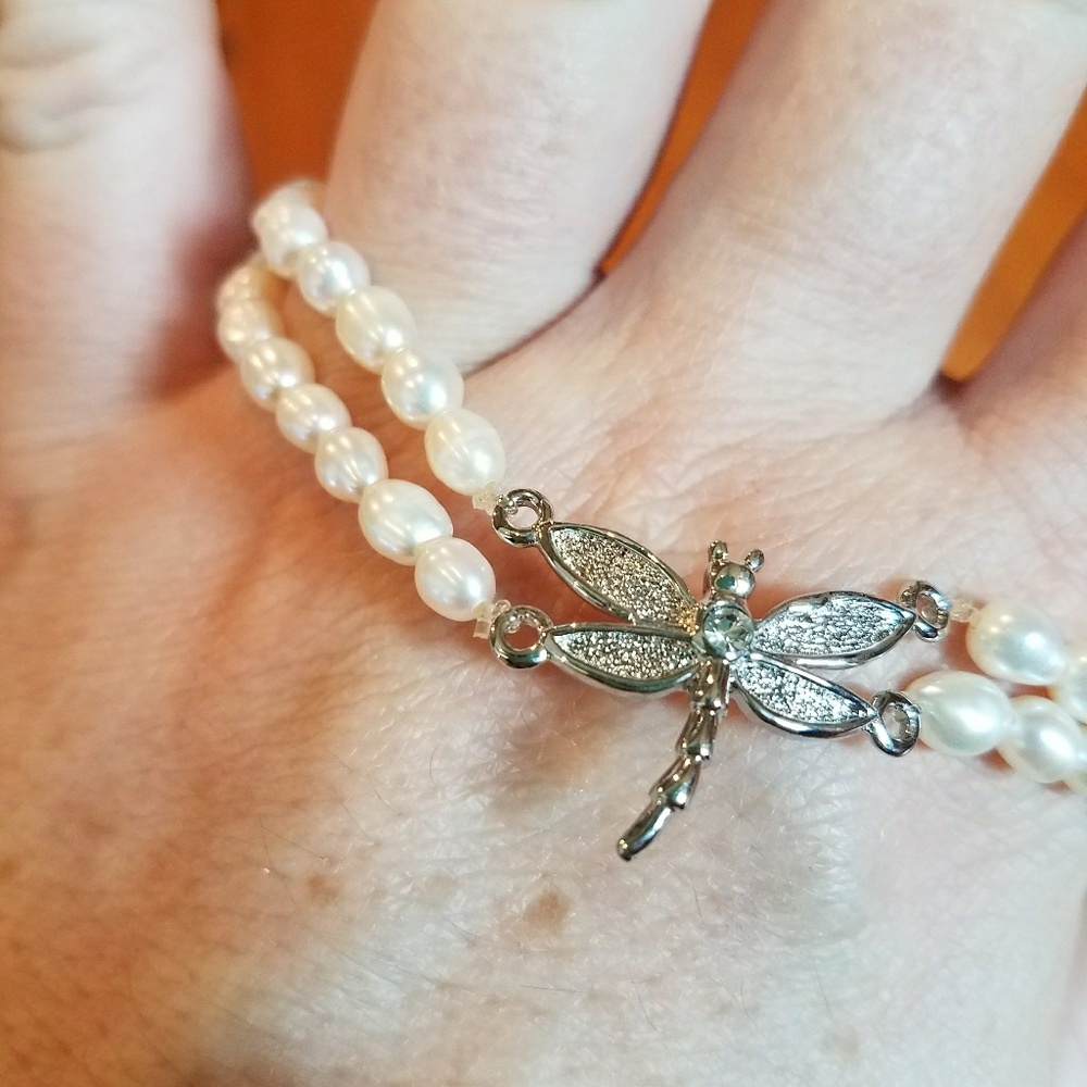 NWT Pearl Stretch Dragonfly Bracelet by Cookie Lee - Picture 4 of 5