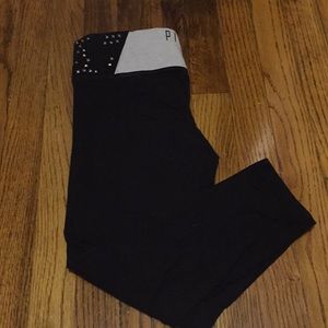 VS PINK Cropped Yogas 💕