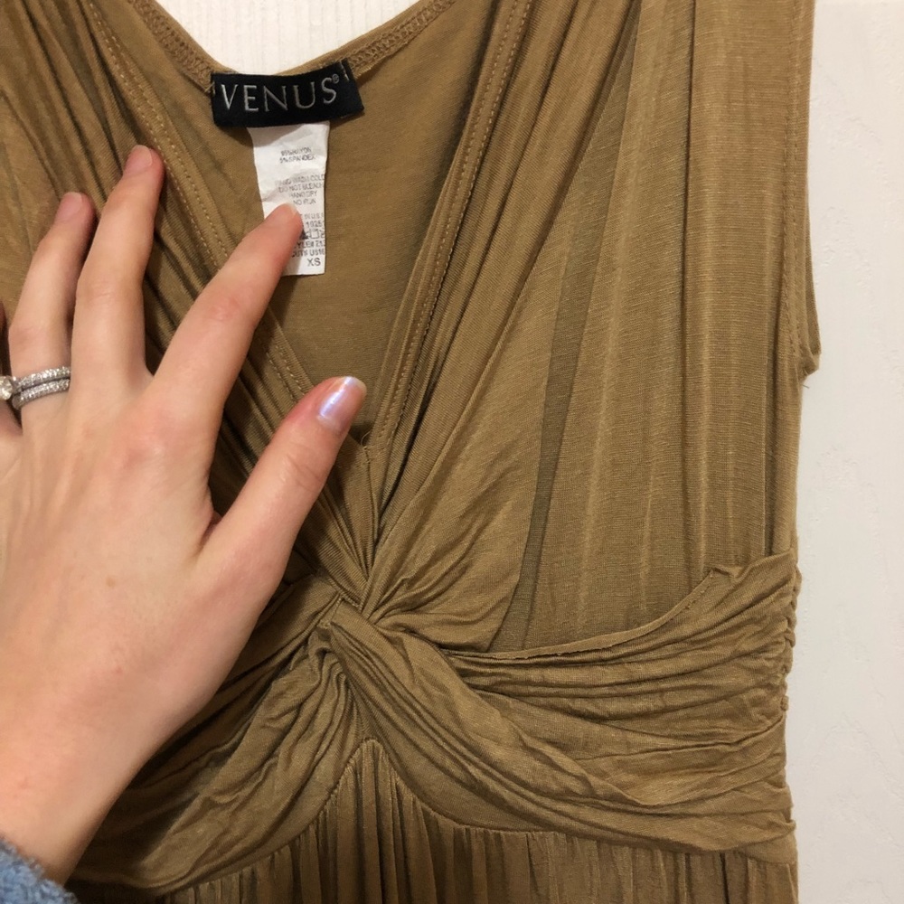 Dress - Picture 4 of 4