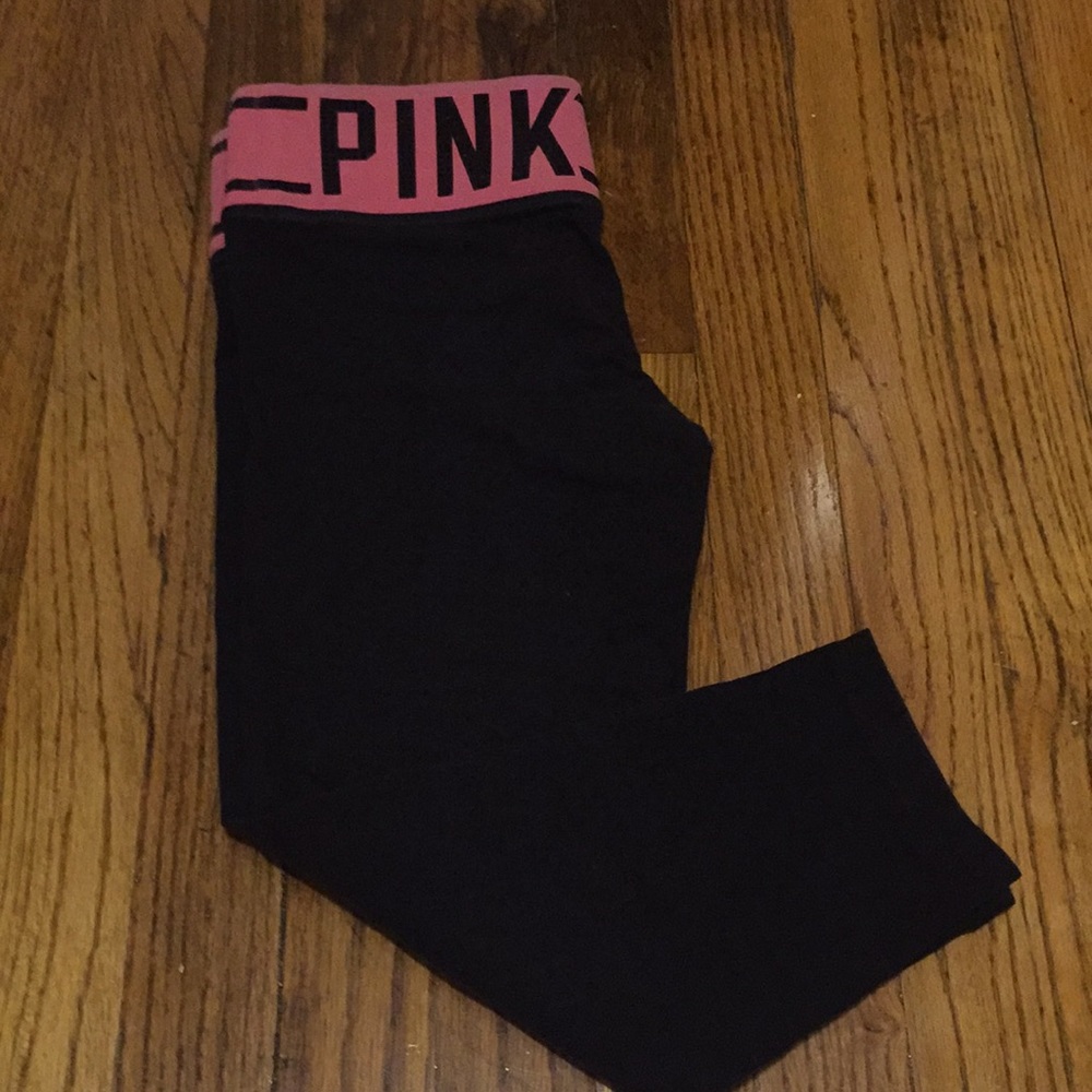 VS PINK Cropped Yogas 💕