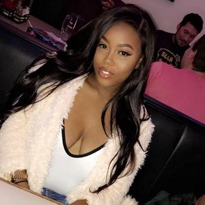 Meet your Posher, Desiree