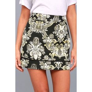 Lulu's Skirts - ✖️SOLD✖️Black & Gold Brocade Mini Skirt Lulu's Skirts - ✖️SOLD✖️Black & Gold Brocade Mini Skirt
