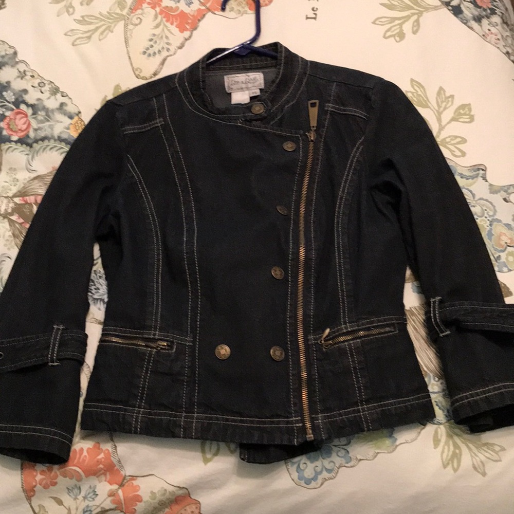 Super cute dark denim jacket PS