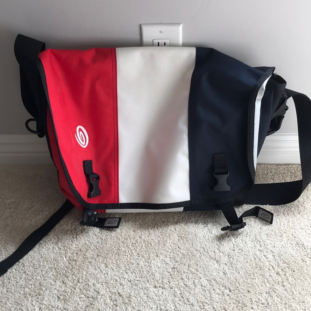 Like new condition Timbuk2 messenger bag