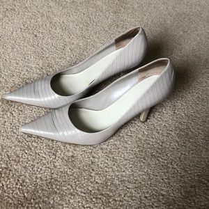 Nine West Grey Pumps