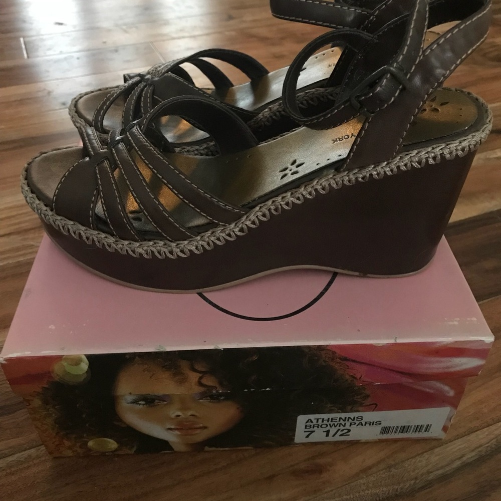 SM New York Brown Wedges