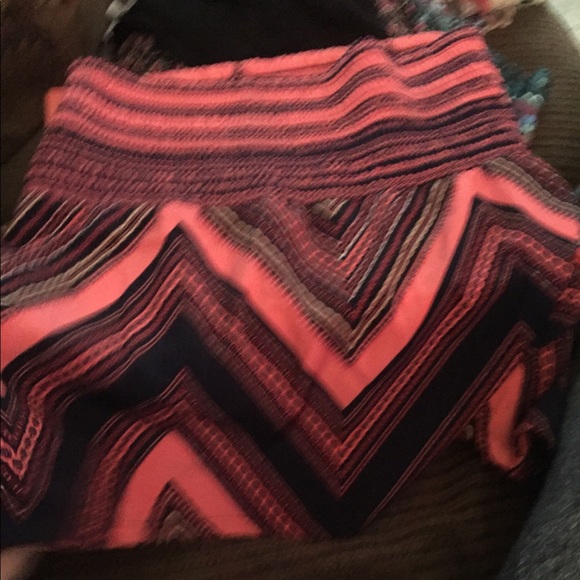 XS Express silk ,  print skirt!!!  STRETCH band - Picture 1 of 2