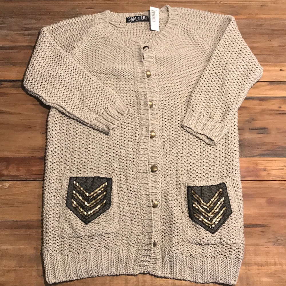 Beige cardigan with embellished pockets