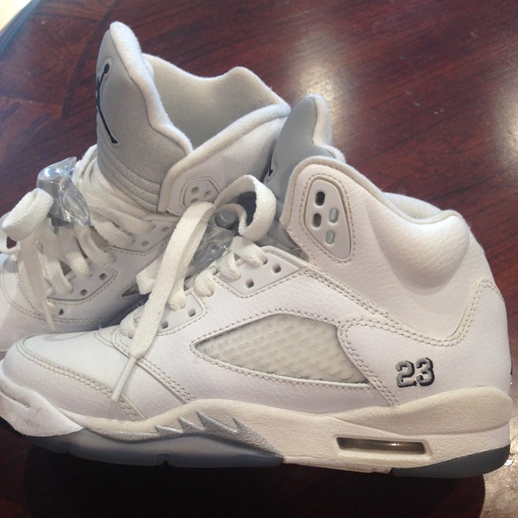 WHITE MET 5 - size 3.5y - Picture 1 of 3