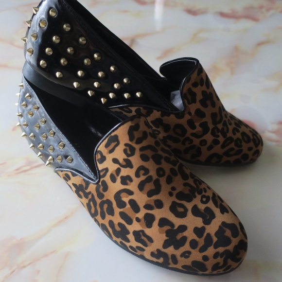 Leopard Spiked Loafs Faux Suede and Leather Flats - Picture 7 of 8