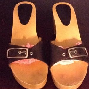 Nine West Wooden clogs