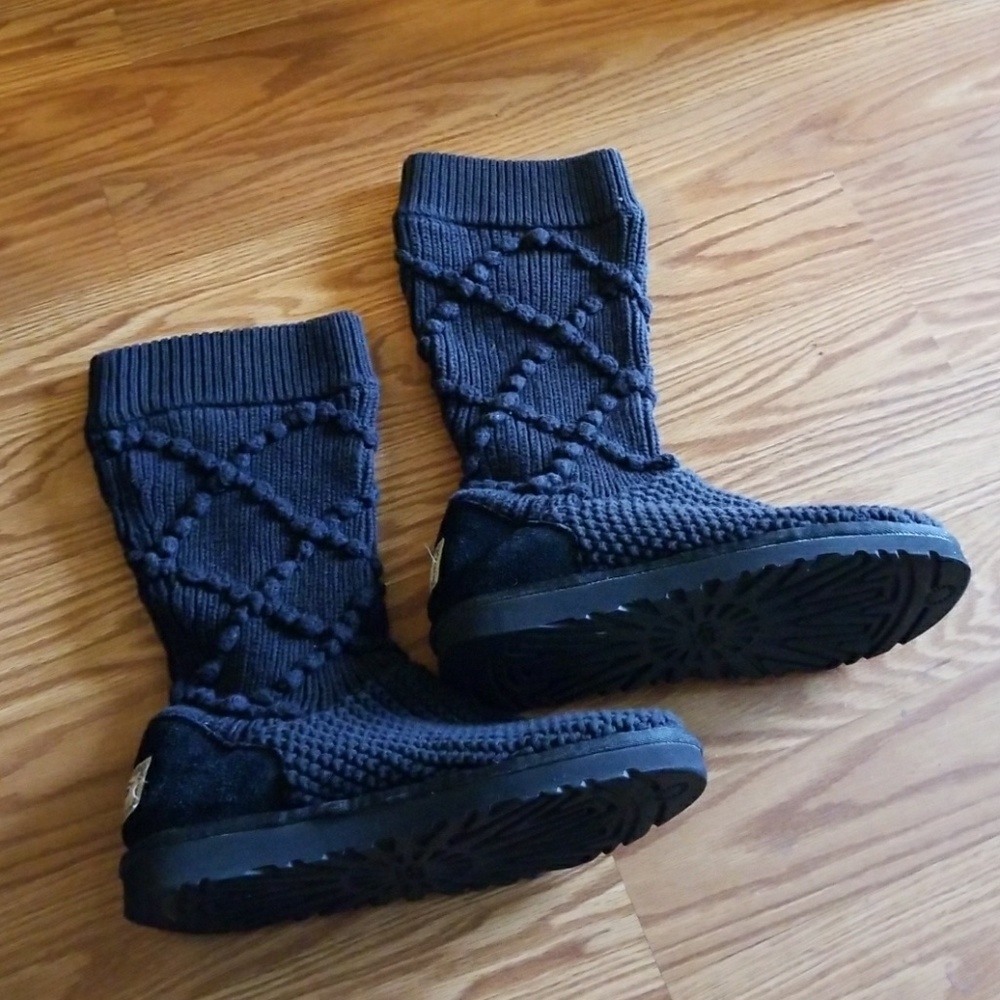 Ugg sweater boots black size 7