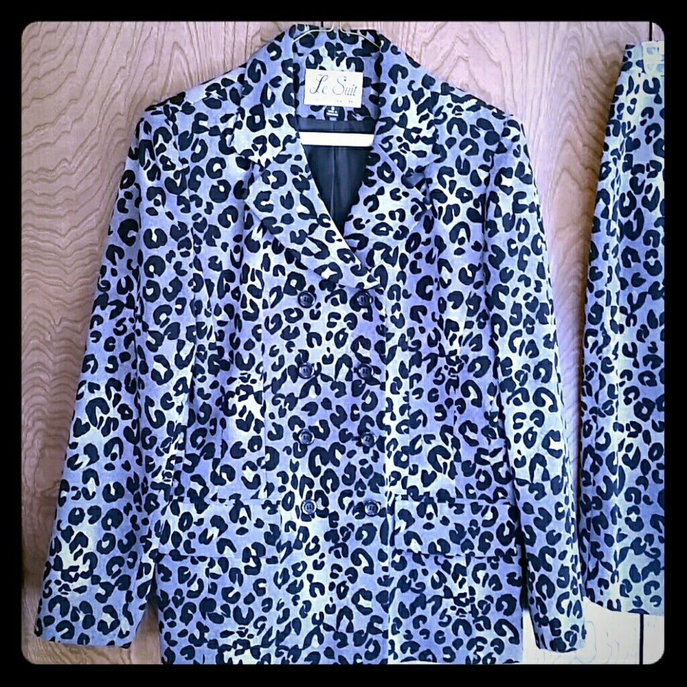 Le Suit Business Suit