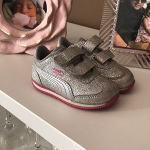 Toddler Pink & Glitter Pumas!