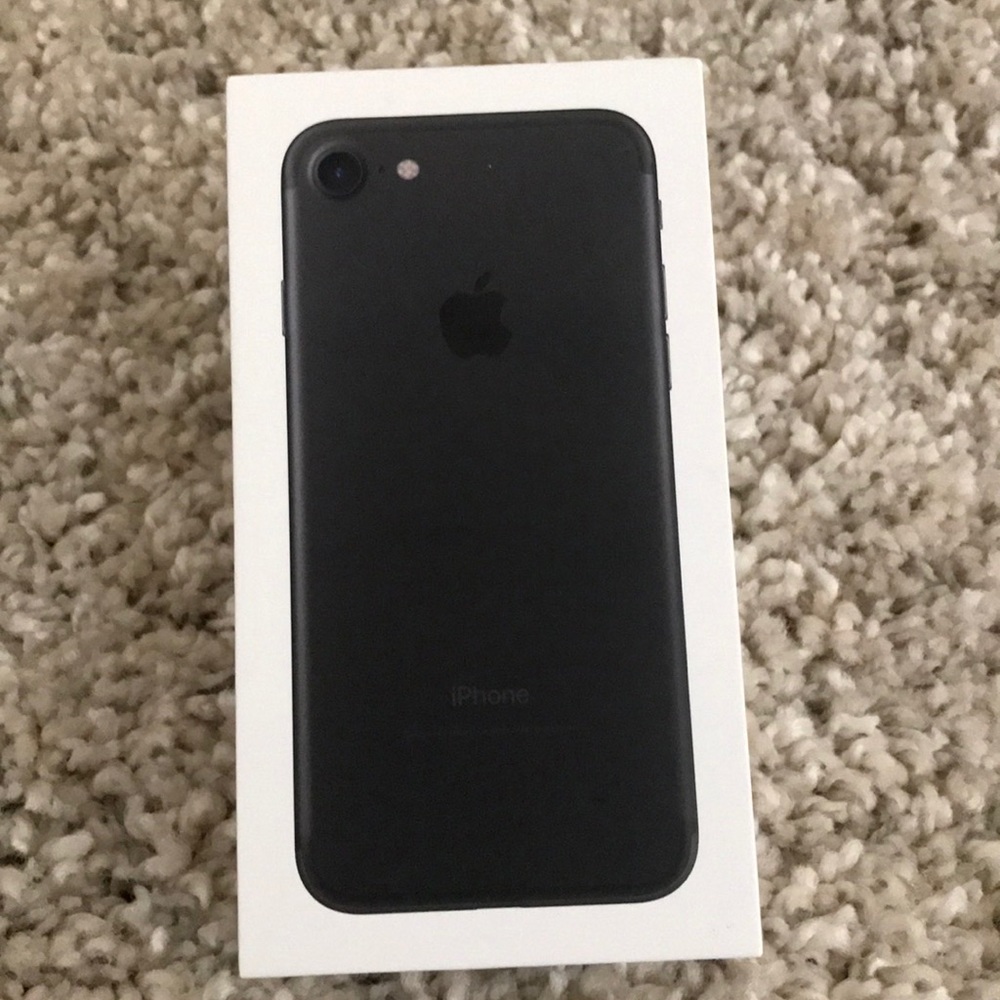 iPhone 7 box